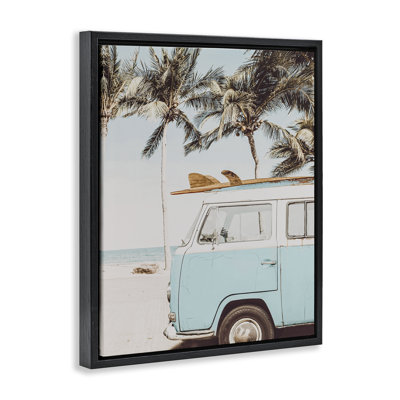  «Retro Surfboard & Van Floater», art mural encadré par LSR Design Studio