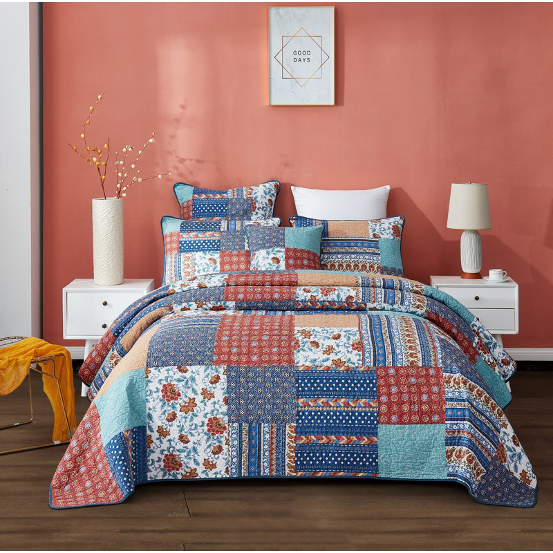 Quest Patchwork Quilt, California King Quilt + 2 Shams