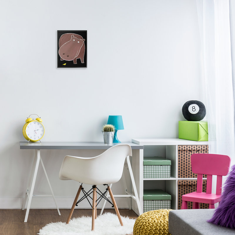 Hippopotame et oiseau sur estampe numérique noire, design par Carla Daly, H 14 po x l 11 po, Giclée encadrée noir minuit