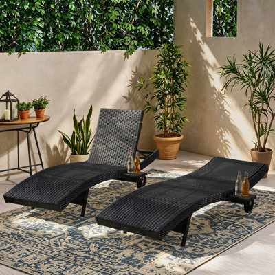 Ensemble de 2 chaises longues d'extérieur en osier avec table coulissante et dossier réglable Wicker