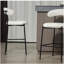 Tabouret de bar 26 po avec îlot de cuisine revêtu de tissu Teddy, base thermolaquée noire et repose-pieds