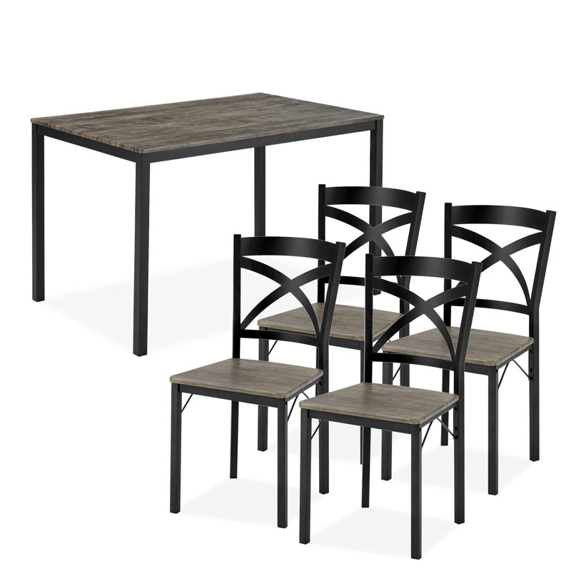 Ensemble repas pour quatre personnes