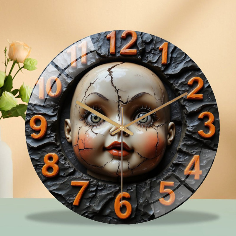 Horloge murale Cracked Doll