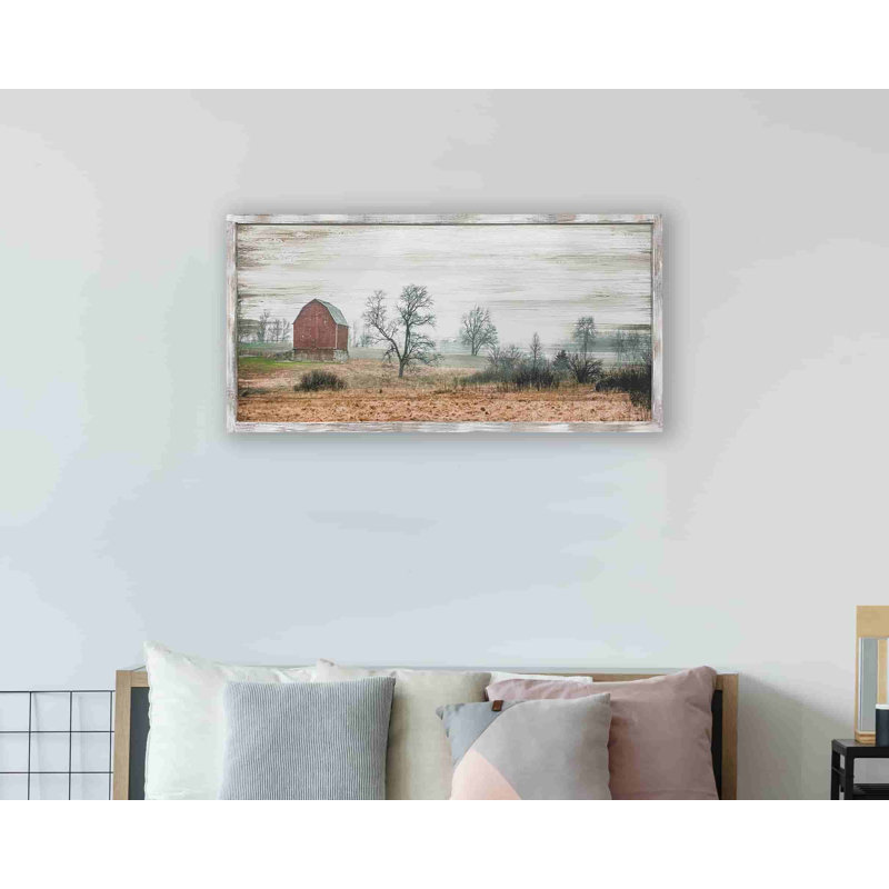 Red Barn Amidst the Wilderness - impression sur toile tendue, H 24 po x l 48 po x P 1,5 po