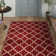 Tapis rouge à motif géométrique Hankinson Prague