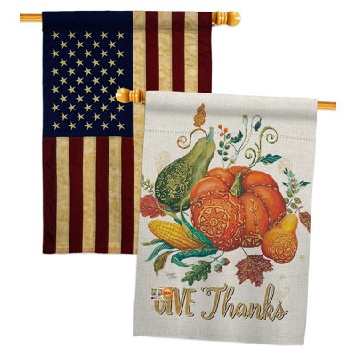 Ce coussin est en polyester 2 faces 40 x 28 po drapeau pour la maison