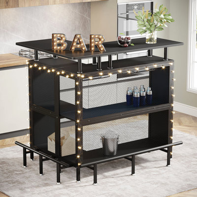 Unité de bar en forme de L de 36 po x 48 po avec repose-pieds - Armoire de coin moderne avec tablettes à 2 niveaux et supports en verre, mini table de bar industrielle noire pour la maison, la cuisine ou le pub