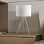 Lampe de table trépied réglable avec DEL, design élégant et lumière douce