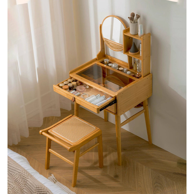 Ensemble de coiffeuse en bambou naturel avec miroir rond, tablettes ouvertes et tabouret assorti