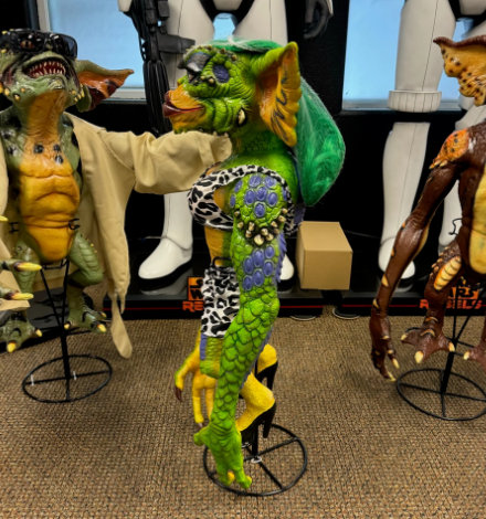 Statue taille adulte Gremlin Adensbree Gremlins 2 Greta Stunt