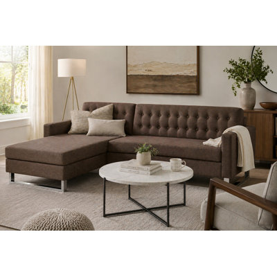 Canapé modulaire Sloan - Moderne faisant face à l'accoudoir GAUCHE avec dossier capitonné, chaise longue, pieds en acier inoxydable - Canapé modulaire brun