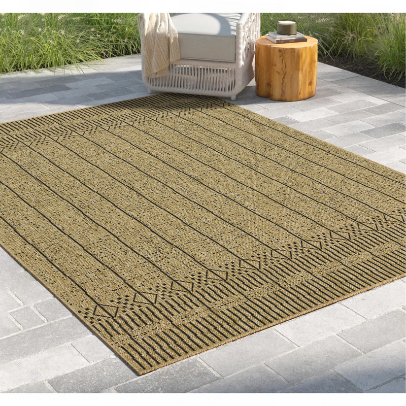 Black Indoor/Outdoor Area Rug, Rectangle 5'3" x 7'3"
