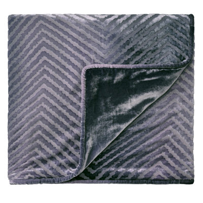 Chevron Throw