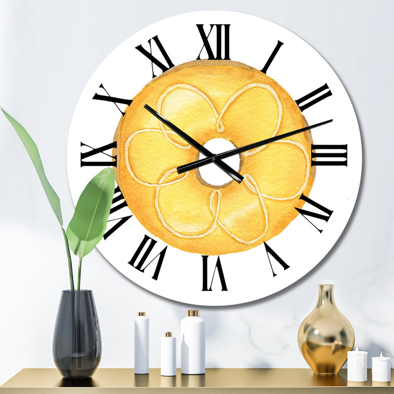 Jaune beignet sur blanc - horloge murale décontractée, Petit