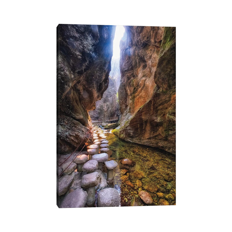 «Creek Trail In A Narrow Gorge» par George Oze - photographie sur toile tendue, H 12 po x l 8 po x P 0,75 po