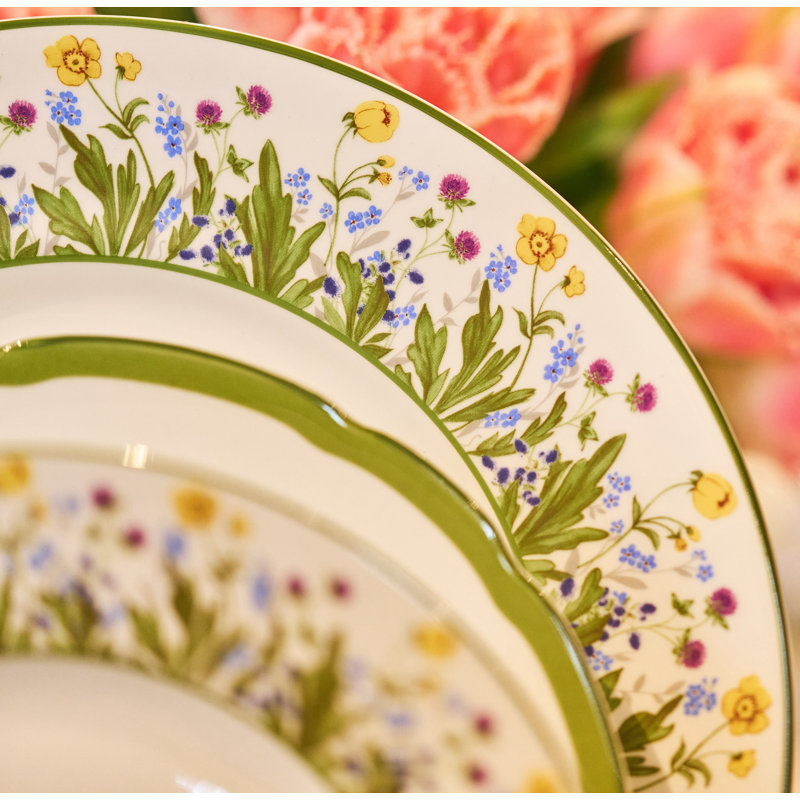 Assiette à salade ou à dessert en porcelaine tendre 8 po Highgrove