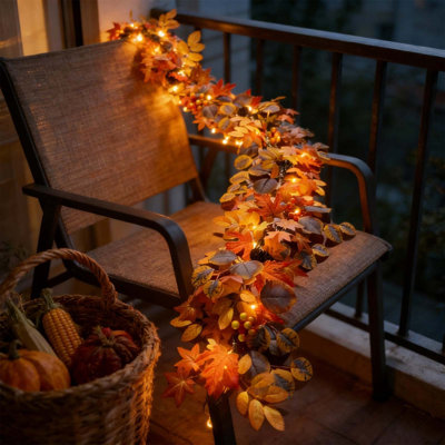Guirlandes lumineuses décoratives à DEL pour l'Action de grâce et l'Halloween, avec feuilles d'érable et guirlandes lumineuses.
