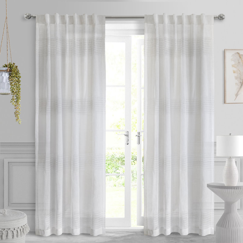 Panneau de rideau semi-diaphane uni Michayla, L 52 po x L 84 po, Blanc