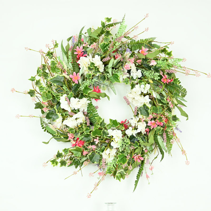 Couronne de porte artificielle 24 po avec fleurs en grappe de lierre