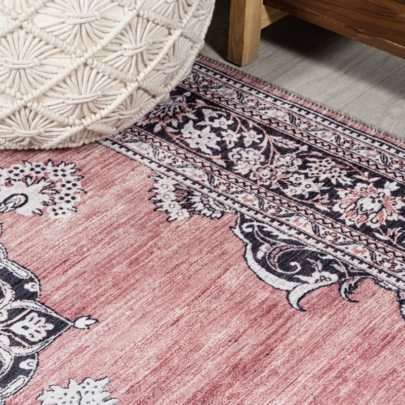 Tapis rose foncé / noir / blanc lavable à la machine Heimar Bohemian, Rectangle 5 pi 3 po x 7 pi 7 po