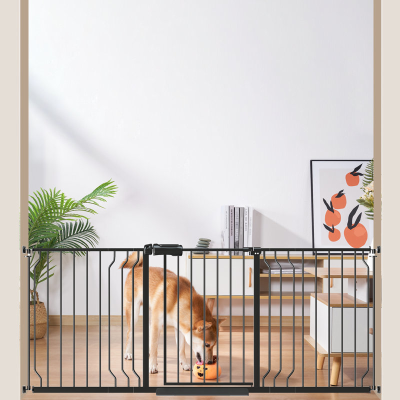 Barrière de sécurité extra large à fermeture automatique pour animaux de compagnie - fixée à la pression, réglable de 62,2 po à 71,7 po - noire pour portes / escaliers, résistante aux animaux de compagnie
