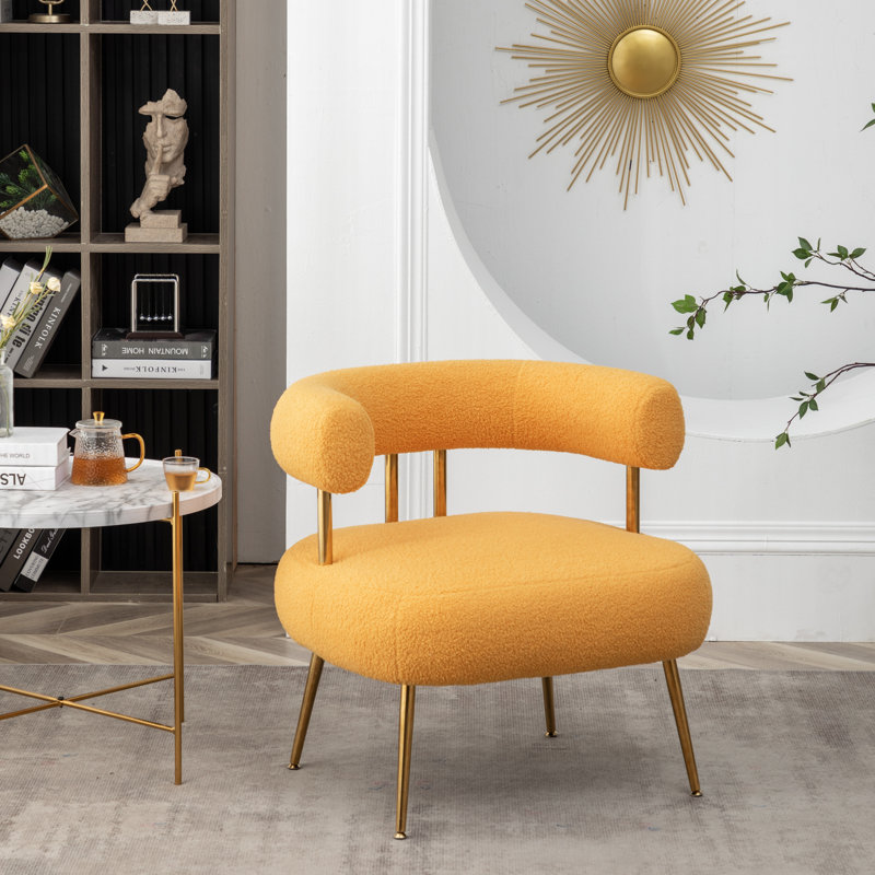 Fauteuil capitonné de 28,8 po Maybrie, Mélange de polyester jaune, Doré