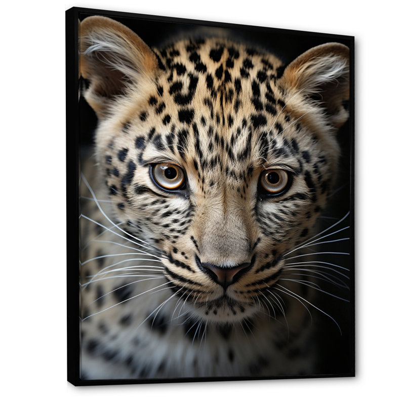 «Beran Cheetah Portrait Silent Stalk IV», reproduction sur toile, Cadre flottant noir, H 44 po x l 34 po x P 1,5 po