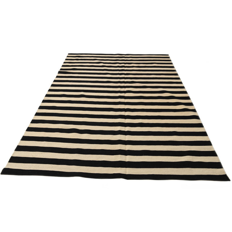 Tapis noir et blanc 7 x 10 7 pi