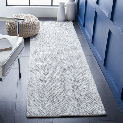 Kenosha Hand Tufted Viscose/Wool/Cotton Chevron Rug in Gray, Ivory