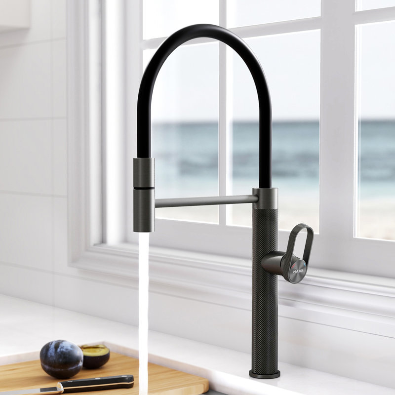 Robinet de cuisine coulissant MASO avec bec en caoutchouc noir moderne pivotant à 360 °, robinet d'évier à poignée simple à un trou, acier inoxydable 304, 2 modes de pulvérisation, gris brossé