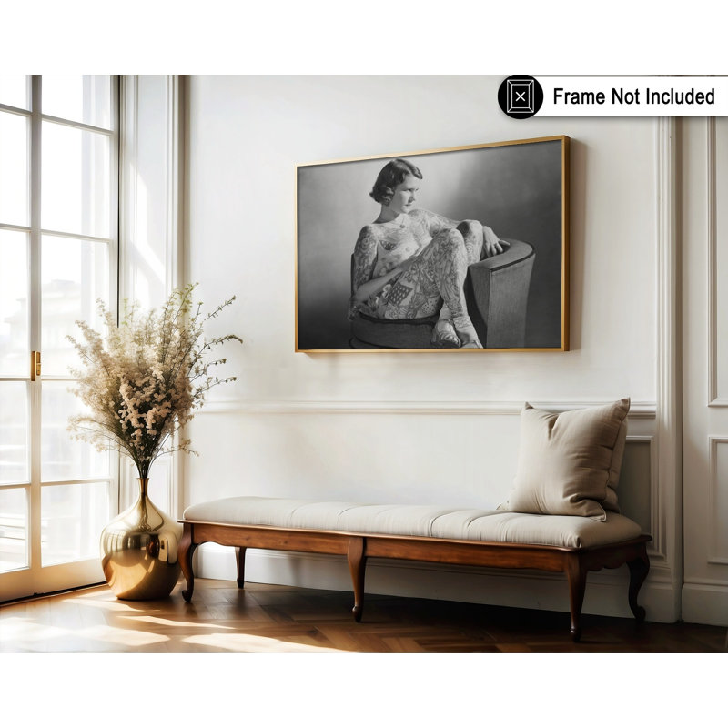 Dame tatouée, Unframed, Poster, 24"H x 32"W