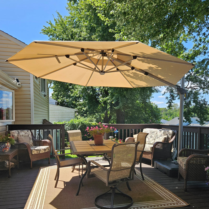 Parasol lumineux en porte-à-faux 11 pi avec base Lilibeth, beige, Beige