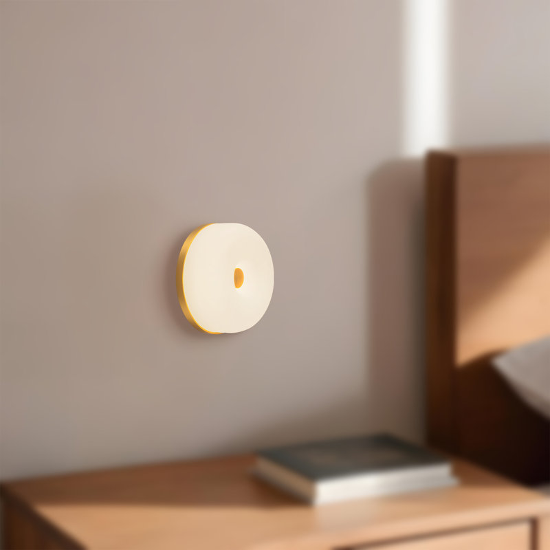 Jada 5-in Gold dimmable LED Wall Sconce, Brushed Gold