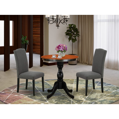 L'ensemble de table et chaises de cuisine 3 pièces comprend une table de salle à manger ronde avec piédestal et 2 chaises Parsons en tissu Gotham foncé, 30 po x 30 po, noir et cerise