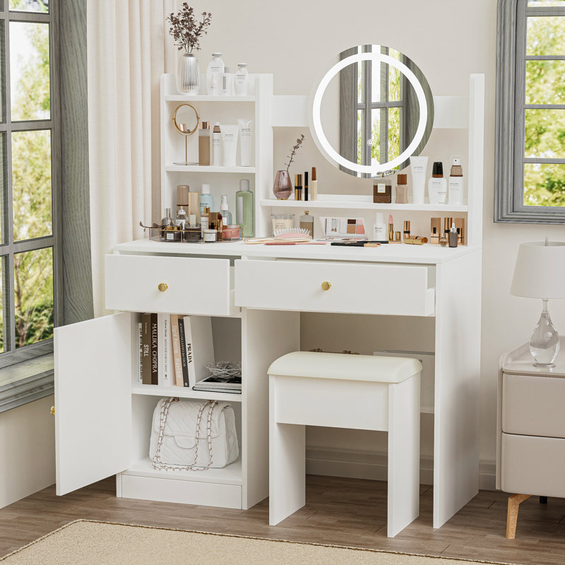 Bureau de coiffeuse avec fauteuil rembourré et miroir lumineux