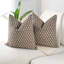 Housse de coussin décorative à imprimé botanique brun et bleu, tissée à la main
