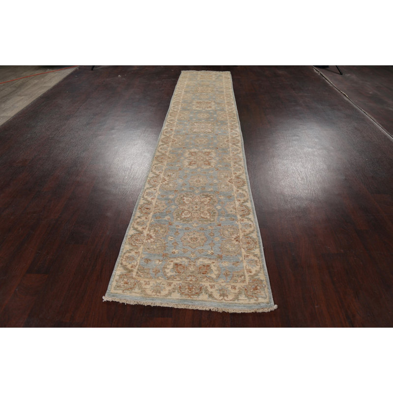 Tapis de couloir unique en laine noué à la main de style nouvel âge 2 pi 4 po x 12 pi bleu / beige