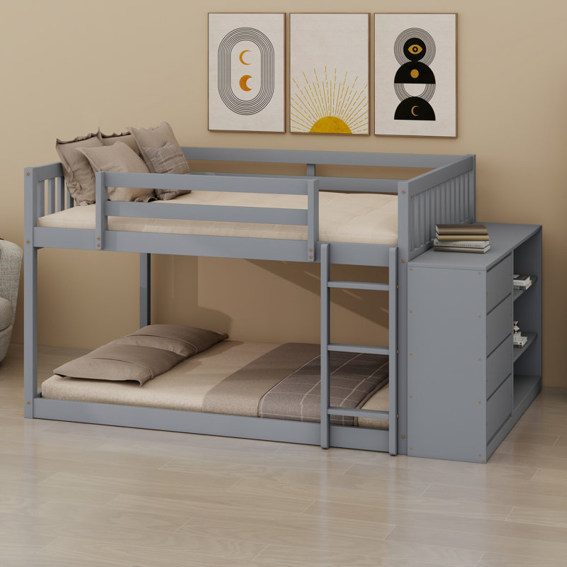 Lit superposé gain de place, équipé de quatre tiroirs fonctionnels et de trois tablettes de rangement., Gris