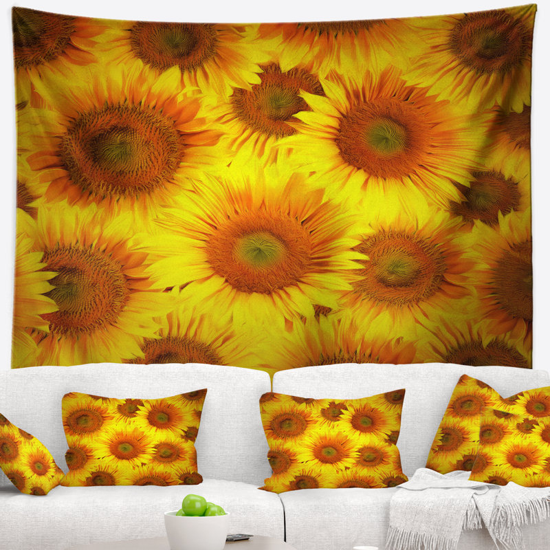 Tapisserie à motif floral avec têtes de tournesol, H 68 po x l 80 po