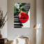 Hardie, rose rouge sur piano-108530040