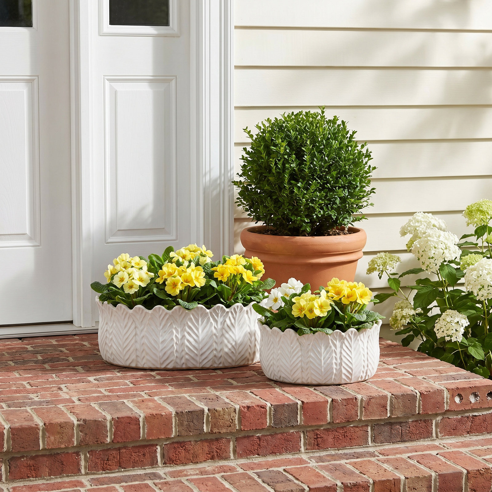 Sosa 16" Ceramic Planter, White