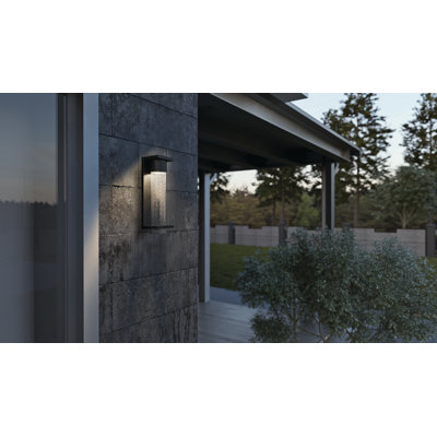 Vasari - 12'' LED Outdoor Sconce- 120V - 12W - Black