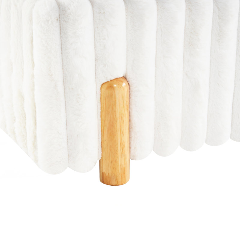 Lit tapissier élégant avec tête ondulée et coutures verticales, Grand lit