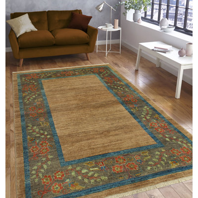 Tapis fin fait à la main Chobi ngabile - brun clair - gris, 4 pi 1 po x 5 pi 10 po