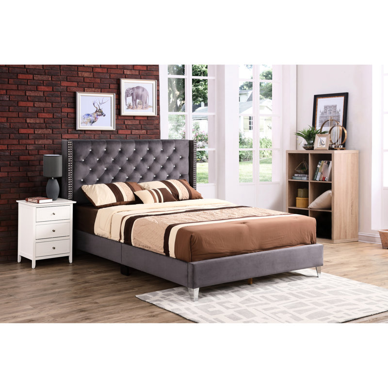 Grand lit rembourré gris pour un plaisir quotidien - structure de H 50 po x l 66 po x P 86 po et tête de lit rembourrée en velours et rembourrage en mousse