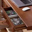 Petit bureau d'écriture rétro en bois d'hévéa-639091590