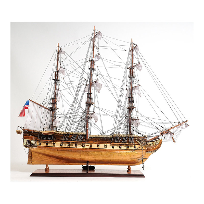 Bateau miniature Constitution