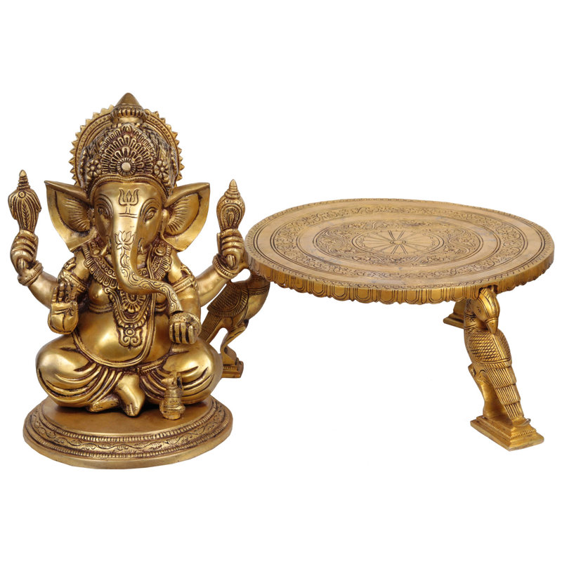 Lord Ganesha assis sur un perroquet Chowki