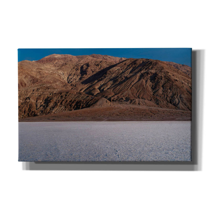 Toile épique Graffiti «Vallée de la mort - sel à Hills» par Epic Portfolio, 60 po x 40 po, H 26 po x l 40 po