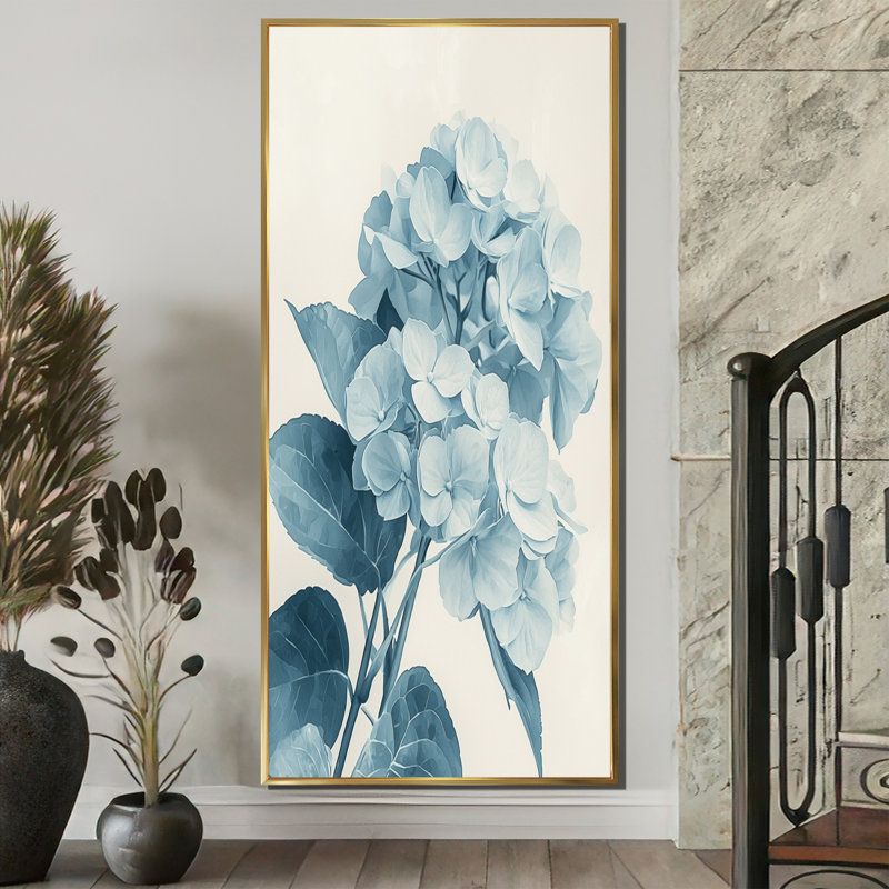 «Hortensias monochromes dans l'ombre du jardin I», reproduction sur toile, H 60 po x l 28 po, Impression encadrée flottante